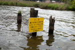 カンムリカイツブリ生息地保護の看板