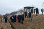 北浦北部の国有地で野鳥の観察をする参加者